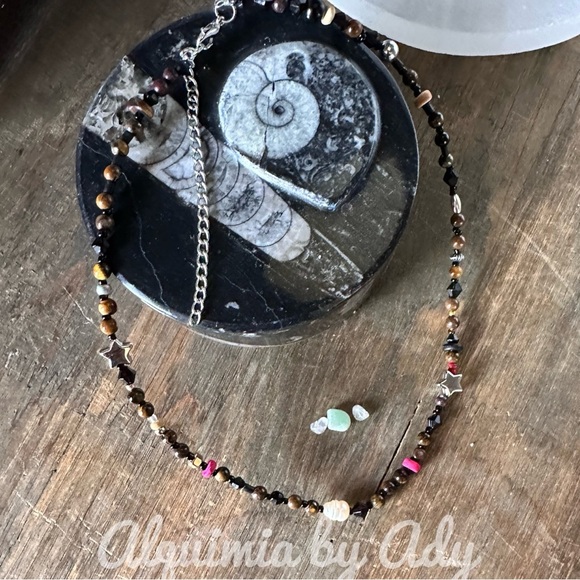 Super dainty tiger’s eye onyx and freshwater pearl necklace beaded puka - Picture 4 of 5